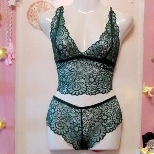 Emerald (L) Floral Lace Lingerie Set